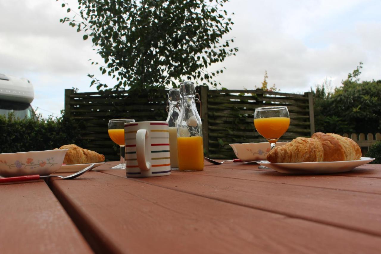 Stonehenge Campsite & Glamping Hotell Berwick St James Exteriör bild