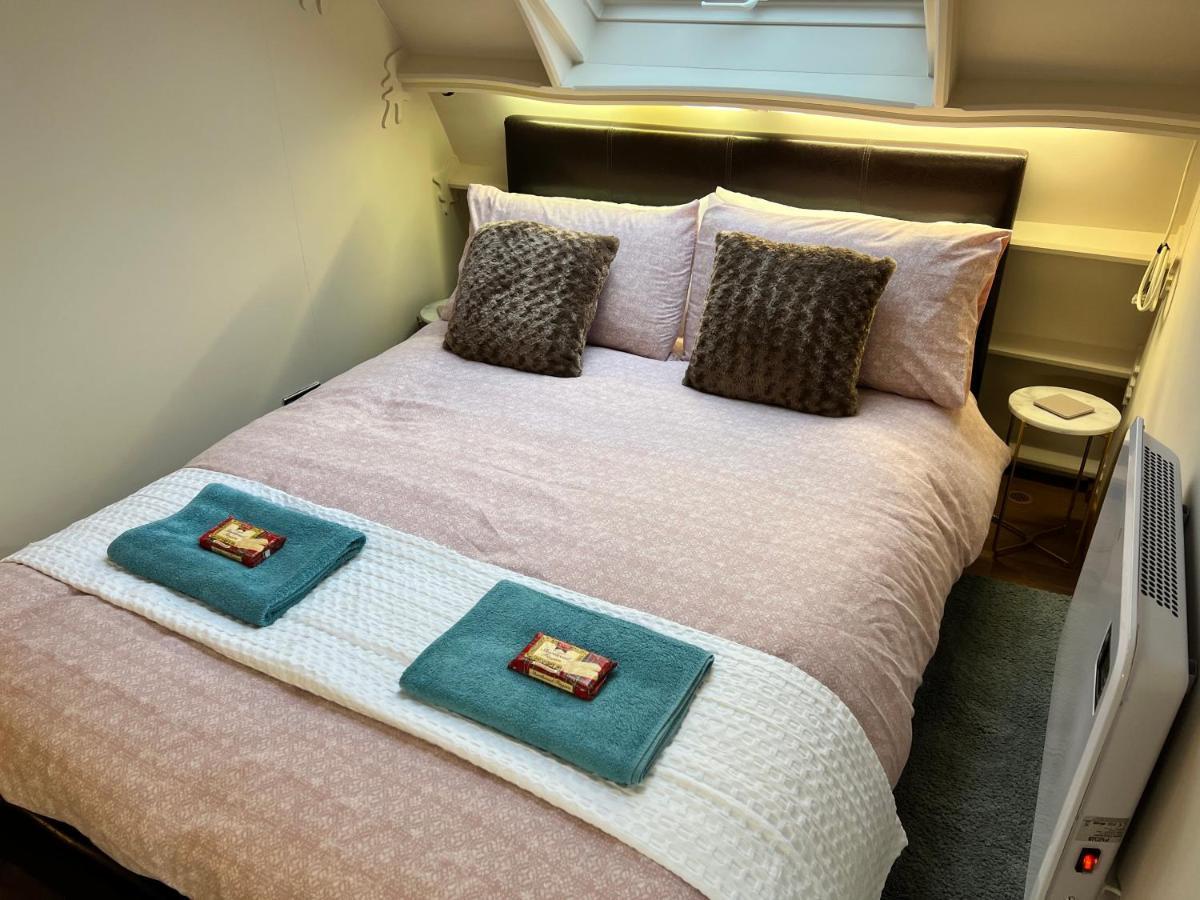 Stonehenge Campsite & Glamping Hotell Berwick St James Exteriör bild