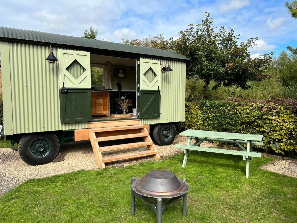 Stonehenge Campsite & Glamping Hotell Berwick St James Exteriör bild